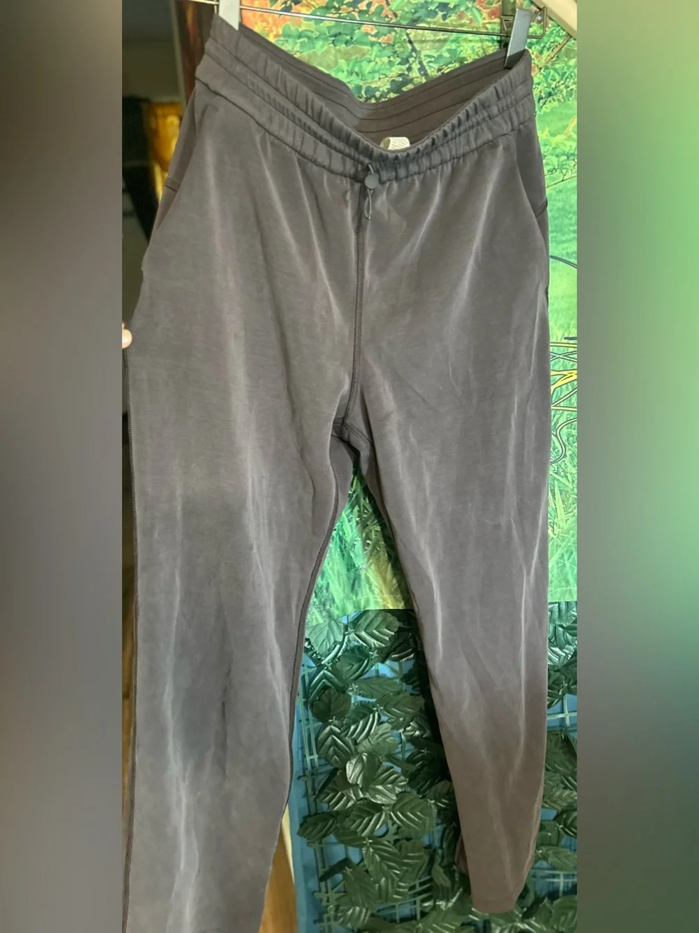 Lululemon Active Joggers in Mauve/Gray w Pockets/drawstring w FREE Lululemon Bra
